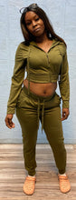 Load image into Gallery viewer, ACCESS WOMEN&#39;S 2PC ACTIVEWEAR ZIPDOWN CROP/JOGGER OUTFIT SET (OLIVE)
