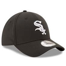 Load image into Gallery viewer, New Era Chicago White Sox MLB Team Classic 39THIRTY Flex Hat - Black