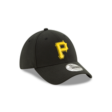 Load image into Gallery viewer, Pittsburgh Pirates New Era MLB Team Classic Logo 39THIRTY Flex ALT Hat - Black