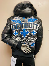 Load image into Gallery viewer, JORDAN CRAIG DETROIT BOMBER JACKET W/ HOOD (BLACK)