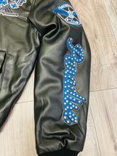 Load image into Gallery viewer, JORDAN CRAIG DETROIT BOMBER JACKET W/ HOOD (BLACK)