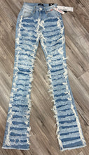 Load image into Gallery viewer, RED FOX WOMEN&#39;S STACKED SUPER FRAYED DENIM PANTS PA4414 (LT BLUE)