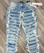 Load image into Gallery viewer, RED FOX WOMEN&#39;S STACKED SUPER FRAYED DENIM PANTS PA4414 (LT BLUE)