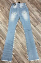 Load image into Gallery viewer, RED FOX WOMEN&#39;S STACKED SUPER FRAYED DENIM PANTS PA4414 (LT BLUE)