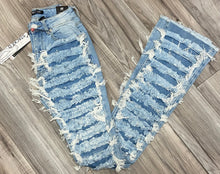 Load image into Gallery viewer, RED FOX WOMEN&#39;S STACKED SUPER FRAYED DENIM PANTS PA4414 (LT BLUE)