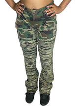 Load image into Gallery viewer, RED FOX WOMEN&#39;S STACKED FRAYED HEAVY TWILL PANTS PA4416 (WOODLAND)