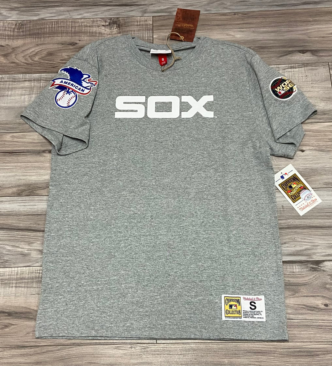 MITCHELL AND NESS CHICAGO WHITE SOX TEAM ORIGINS TEE