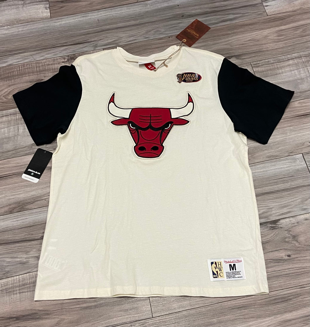 MITCHELL AND NESS CHICAGO BULLS NBA FINALS 1996 TEE