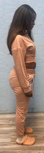 Load image into Gallery viewer, ACCESS WOMEN&#39;S 2pc. ACTIVEWEAR PULLOVER CROP/JOGGER OUTFIT SET (MAUVE)