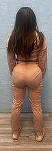 Load image into Gallery viewer, ACCESS WOMEN&#39;S 2pc. ACTIVEWEAR PULLOVER CROP/JOGGER OUTFIT SET (MAUVE)