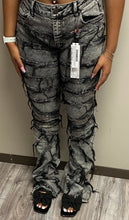 Load image into Gallery viewer, RED FOX WOMEN&#39;S STACKED FRAYED DENIM PANTS PA4454 (ACID BLACK)