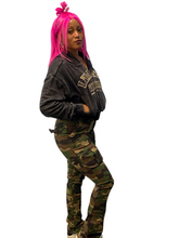 Load image into Gallery viewer, REDFOX WOMENS CROP CAMO HOODIE &amp; CAMO STACKED PANTS SET (PL5454)