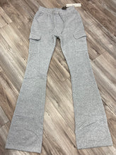 Load image into Gallery viewer, REDFOX WOMEN&#39;S FLEECE STACKED PANTS W/ CARGO POCKETS (HEATHER GREY)