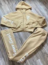Load image into Gallery viewer, REDFOX &quot;TRUST YOUR SOUL&quot; FLEECE CROP JACKET W/ STACKED PANTS (KHAKI)