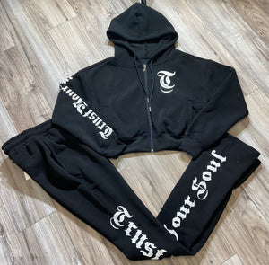 REDFOX "TRUST YOUR SOUL" FLEECE CROP JACKET W/ STACKED PANTS (BLACK)
