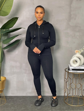 Load image into Gallery viewer, ACCESS LADIES SEAMLESS 2PC ACTIVEWEAR ZIP-UP HOODIE &amp; LEGGING SET  (ONE SIZE)