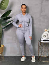 Load image into Gallery viewer, ACCESS LADIES SEAMLESS 2PC ACTIVEWEAR ZIP-UP HOODIE &amp; LEGGING SET  (ONE SIZE)