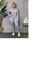 Load image into Gallery viewer, ACCESS LADIES SEAMLESS 2PC ACTIVEWEAR ZIP-UP HOODIE &amp; LEGGING SET  (ONE SIZE)