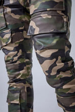 Load image into Gallery viewer, JORDAN CRAIG STACKED &quot;SYIP THRILLER&quot; CARGO PANTS (VINTAGE CAMO)
