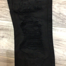 Load image into Gallery viewer, FOCUS JET BLACK DISTRESSED W/MOTTO JEANS