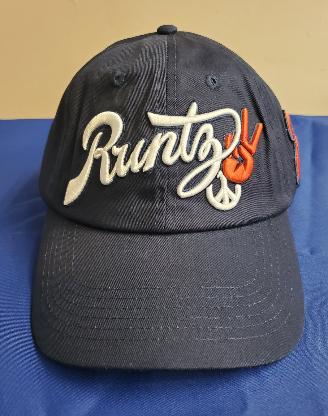 PEACE LOVE RUNTZ HAT (NAVY)