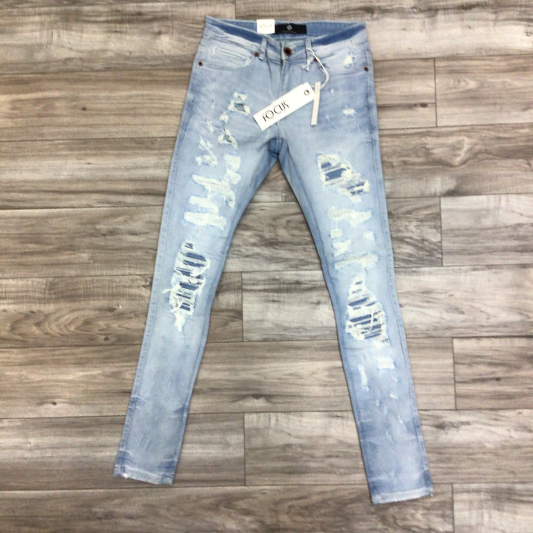 FOCUS LIGHT WASH DISTRESSED W/MOTTO JEANS