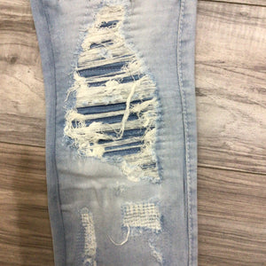 FOCUS LIGHT WASH DISTRESSED W/MOTTO JEANS