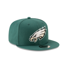 Load image into Gallery viewer, Philadelphia Eagles New Era 9FIFTY Snapback Hat - Midnight Green