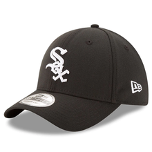 Load image into Gallery viewer, New Era Chicago White Sox MLB Team Classic 39THIRTY Flex Hat - Black